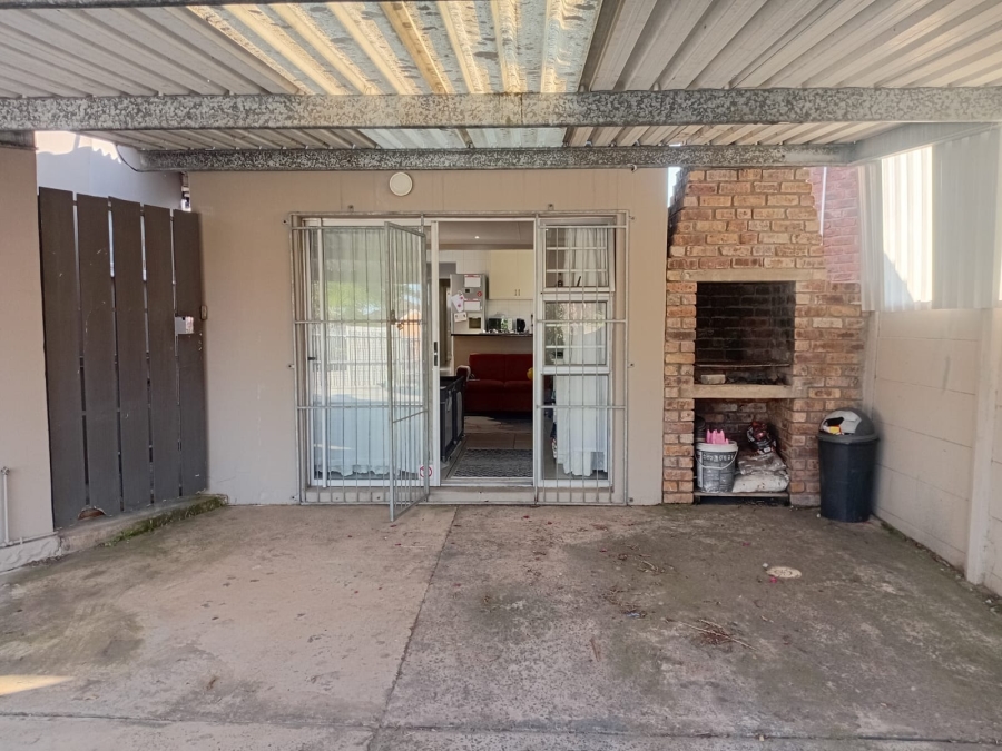 2 Bedroom Property for Sale in Greenfields Eastern Cape